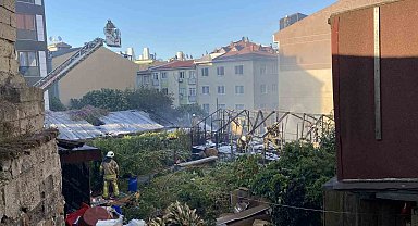 Beyoğlu'nda serada çıkan yangın paniğe neden oldu