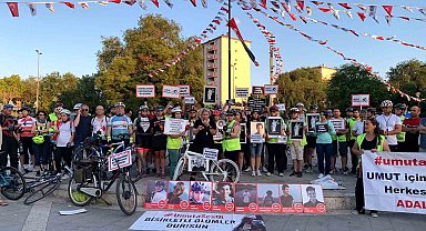 Bisikletliler seslerini duyurmak için Anıtpark'ta toplandı