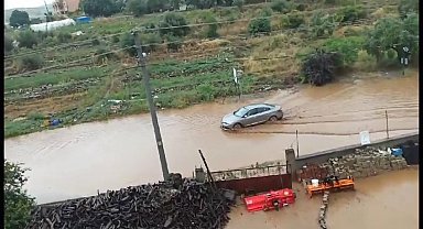 Bursa'da şiddetli yağış dereleri taşırdı