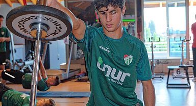 Bursaspor, günün ilk idmanını gerçekleştirdi