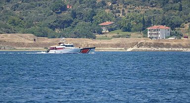 Çanakkale Boğazı'nda 83 kaçak göçmen ile 2 göçmen kaçakçısı yakalandı