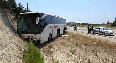 Çanakkale'de otobüs yoldan çıktı: 5 yaralı