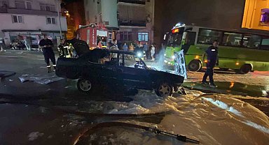 Dumanları fark edince canını kurtardı, otomobil alev topuna döndü