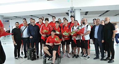 Dünya üçüncüsü U19 Erkek Basketbol Milli Takımı, yurda döndü