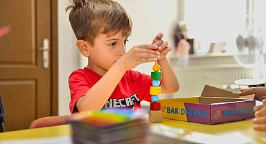 Esenyurt'ta 6 yaşındaki çocuk aldığı eğitimle konuşma kabiliyetini geliştirdi