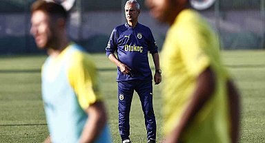 Fenerbahçe, akşam antrenmanında dayanıklılık çalışması yaptı