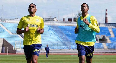 Fenerbahçe, dar alanda pas çalıştı
