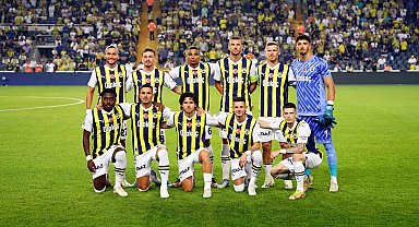 Fenerbahçe ilk resmi maçına taraftarı önünde çıktı
