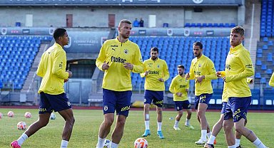 Fenerbahçe, yeni sezon hazırlıklarına devam etti