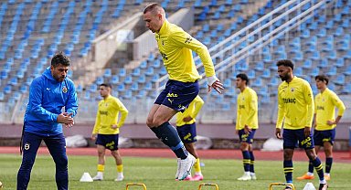 Fenerbahçe, yeni sezon hazırlıklarını sürdürdü