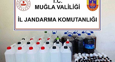 Fethiye'deki bir bara kaçak alkol operasyonu