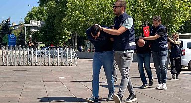 Fuhuş yaptırdığı iddia edilen şüpheliler adliyeye sevk edildi