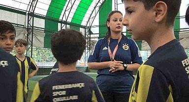 Futbol oynayamazsın dediler, antrenör oldu