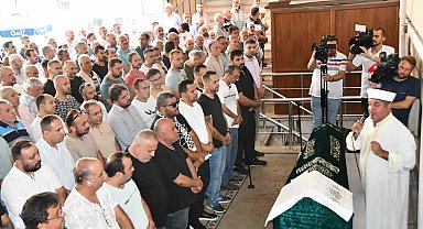 Gaziosmanpaşa'da öldürülen taksici Samet Kubiloğlu son yolculuğuna uğurlandı