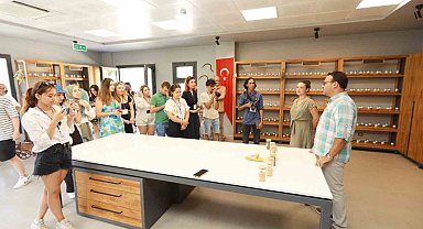 Genç gazeteciler Efes'te ustalarla buluştu