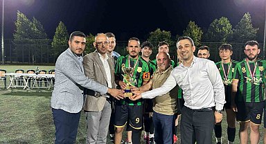 İlkay Gündoğan'ın imzaladığı topla başlayan turnuva şampiyonlar ligi gibi sona erdi