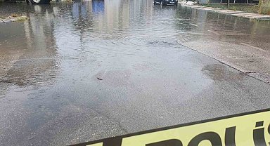 İnegöl'de sağanak yağış hayatı felç etti
