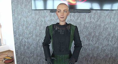İnsana en çok benzeyen robot Sophia, Çamlıca Kulesi'nde radyo yayını yapacak