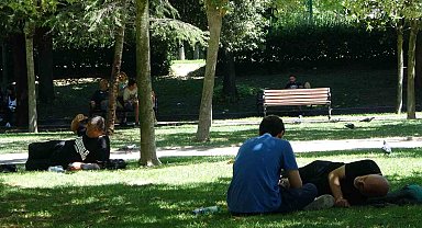 İstanbul'da kavurucu sıcaklar etkili olmaya devam ediyor