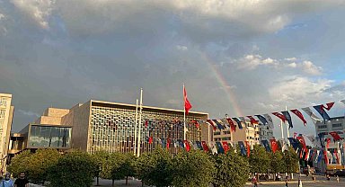 İstanbul'da yağmur sonrası gökkuşağı şöleni