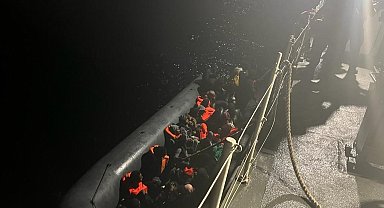 İzmir açıklarında 28 düzensiz göçmen yakalandı