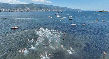 İzmit Körfezi'nin iki yakası bir araya geldi: 2 bin 650 metre kulaç attılar