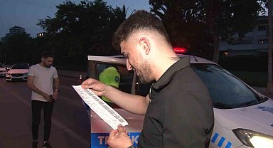Kadıköy'de makas atarken polise yakalanan sürücü: