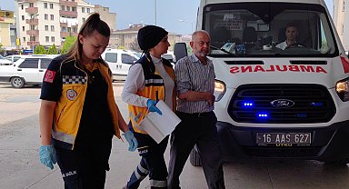 Kamyonet İle Çarpışan Elektrikli Bisikletteki 1'i Bebek 3 Kişi Yaralandı