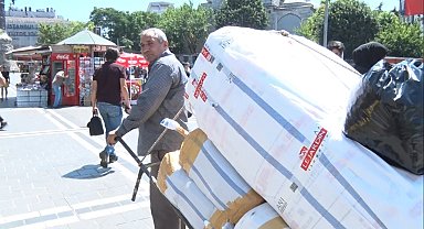 Kavurucu Sıcaklar Altında 200 Kiloluk Yük Taşıyan Hamalların Zorlu Mesaisi