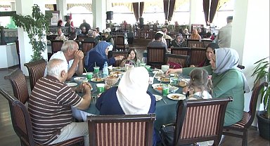Keçiören'de şehit aileleri için gezi ve yemek düzenlendi