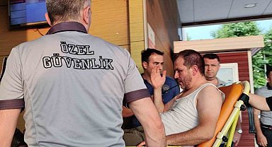 Maddi hasarlı kazanın ardından tekmeli yumruklu kavga: 4 yaralı
