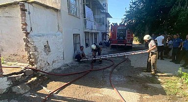 Makilik alanda çıkan yangın eve sıçradı