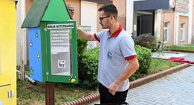 Mustafakemalpaşa Belediyesinden "Geri dönüşen sokak kütüphanesi" projesi