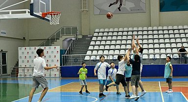 Nilüfer Yaz Spor Okulları'nda ilk dönem bitti