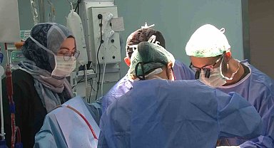 Organ naklinde 10 saatlik operasyon: 3 ameliyat peş peşe yapıldı