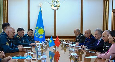 Orgeneral Musa Avsever Kazakistan'da