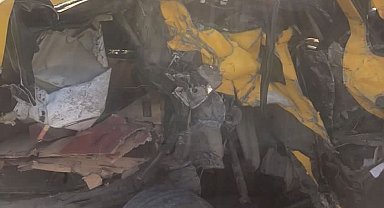 Paramparça olan araçlardan sağ çıktılar