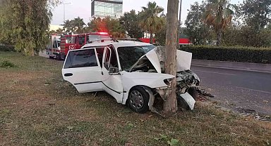 Satılık araçla ağaca çarpan sürücü hayatını kaybetti