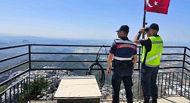 Serik'te jandarma orman denetimlerini sıklaştırdı