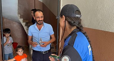 Sultanbeyli'de polisler hırsızlık olaylarına karşı vatandaşları uyarıyor