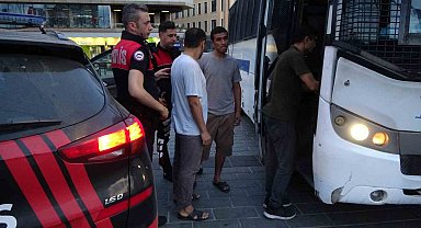 Taksim'de kaçak göçmen denetimi