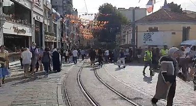 Taksim'de önce sağanak sonra güneş şaşkınlığı