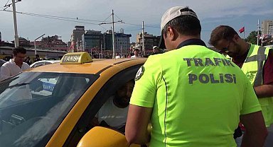 Taksim'de ticari taksi denetimi