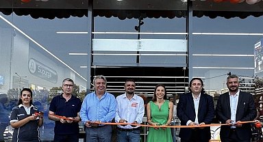 Teknosa İzmir'deki 15'inci mağazasını açtı