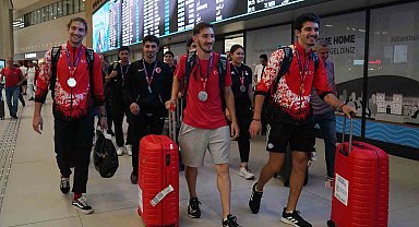 U23 Avrupa Atletizm Şampiyonası'nda rekor kıran milliler yurda döndü