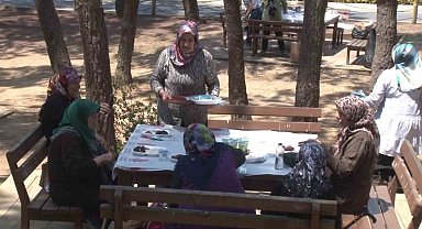 Ümraniye Belediyesi kimsesiz yaşlılara etkinlik düzenledi