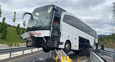 Yolcu otobüsü refüje çıktı: 1 yaralı