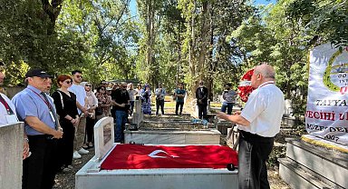 Vecihi Hürkuş kabri başında anıldı