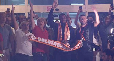 Wilfried Zaha, İstanbul'a geldi