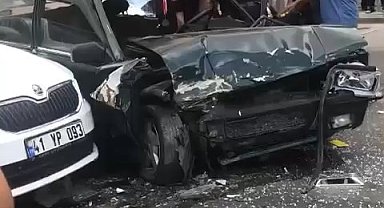 4 araç zincirlemeye kazaya karıştı: 2 yaralı